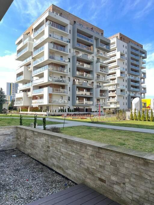 Apartstars - Powstancow #32 With Terrace Rzeszow Exterior photo
